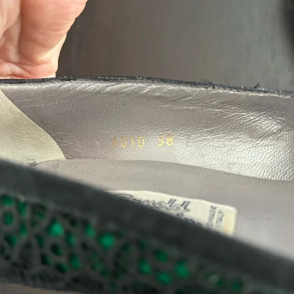 Baldinini Elegant Green and Black Heels with Textured Finish - Picture 3 of 6